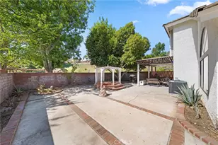 2172 Falcon Crest Dr, Riverside, CA 92506 - Photo 21