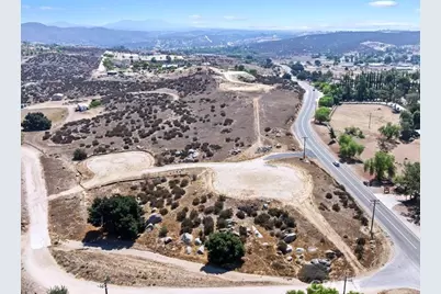 38662 E Benton Road, Temecula, CA 92592 - Photo 1