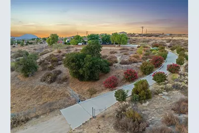 39010 E Benton Road, Temecula, CA 92592 - Photo 33