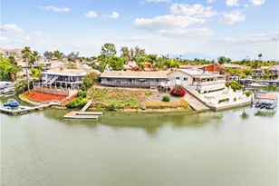 30199 Windward Dr, Canyon Lake, CA 92587 - Photo 7