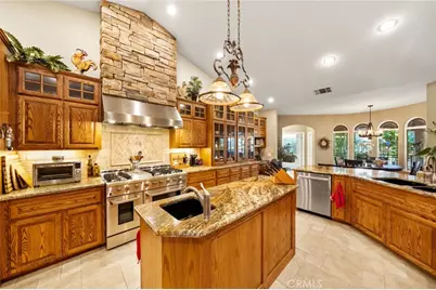 39898 Via Sereno, Murrieta, CA 92562 - Photo 17