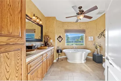 39898 Via Sereno, Murrieta, CA 92562 - Photo 31