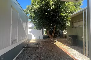 42751 E Florida Ave, Hemet, CA 92544 - Photo 23