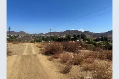 19081 Magnolia, Lake Elsinore, CA 92530 - Photo 5