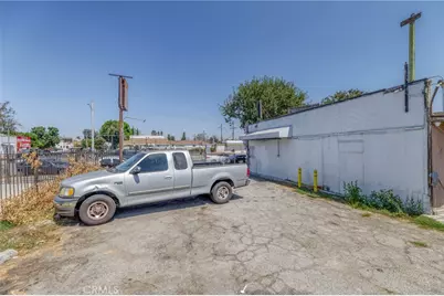 618 W Florence Avenue, Los Angeles, CA 90044 - Photo 9