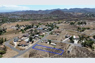 28495 Hampshire Drive, Menifee, CA 92587 - Photo 3