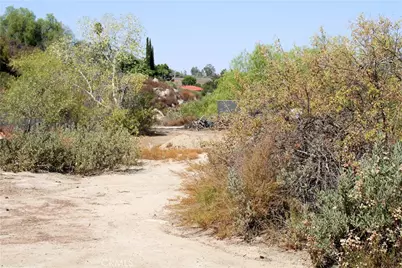 21 Vista Del Valle, Hemet, CA 92544 - Photo 11