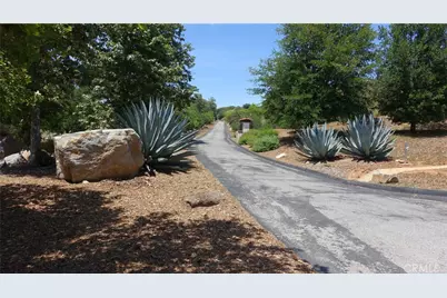 19300 Hombre Lane, Murrieta, CA 92562 - Photo 9
