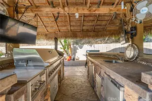 21128 Via Los Laureles, Murrieta, CA 92562 - Photo 47