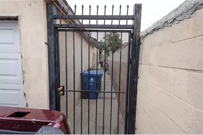 705 McDonald Avenue, Wilmington, CA 90744 - Photo 27