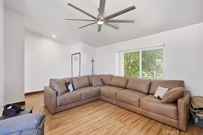 19250 Henshaw Ct, Lake Elsinore, CA 92530 - Photo 3