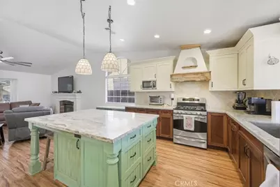 19250 Henshaw Ct, Lake Elsinore, CA 92530 - Photo 11