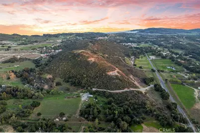39948 Avenida La Cresta, Murrieta, CA 92562 - Photo 7