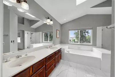 39317 Via Sonrisa, Murrieta, CA 92593 - Photo 13