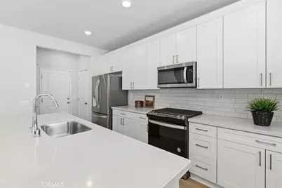 36415 Flare Dr, Winchester, CA 92596 - Photo 9