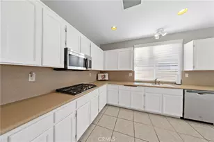 40146 Colony Dr, Murrieta, CA 92562 - Photo 9