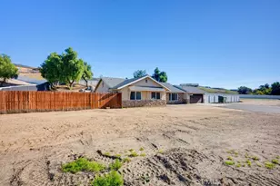 17380 Mockingbird Canyon, Riverside, CA 92504 - Photo 3