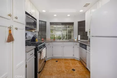 31670 Corte Encinas, Temecula, CA 92592 - Photo 9