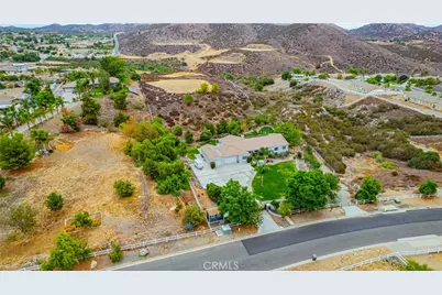 24006 Spencer Butte Drive, Perris, CA 92570 - Photo 43