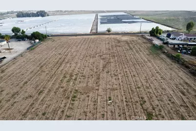 2 Lemon Avenue, Perris, CA 92571 - Photo 11