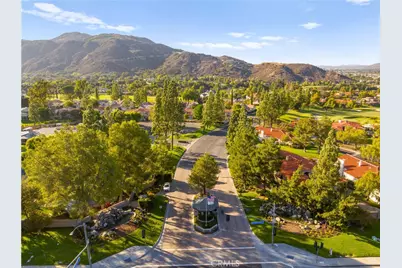 22285 Bear Creek Drive, Murrieta, CA 92562 - Photo 39