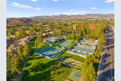 22285 Bear Creek Drive, Murrieta, CA 92562 - Photo 43