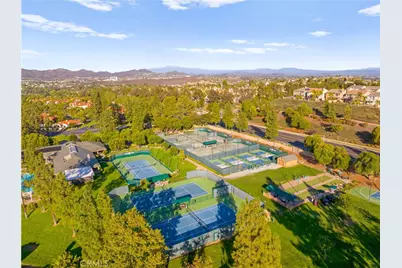 22285 Bear Creek Drive, Murrieta, CA 92562 - Photo 41