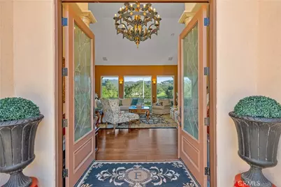 22285 Bear Creek Drive, Murrieta, CA 92562 - Photo 7