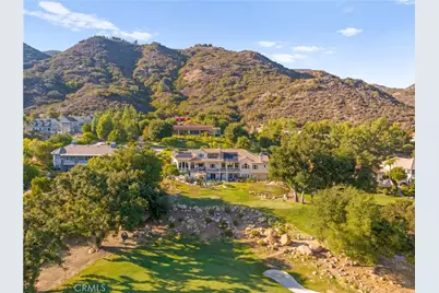 22285 Bear Creek Drive, Murrieta, CA 92562 - Photo 13