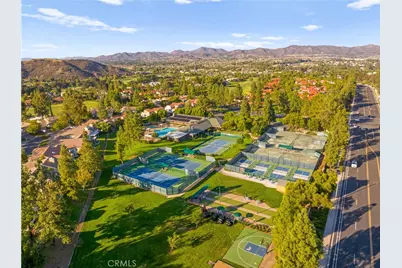 22285 Bear Creek Drive, Murrieta, CA 92562 - Photo 43