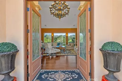 22285 Bear Creek Drive, Murrieta, CA 92562 - Photo 7