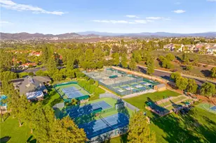 22285 Bear Creek Dr, Murrieta, CA 92562 - Photo 41