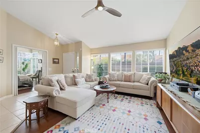 24165 Corte Valente, Murrieta, CA 92562 - Photo 5