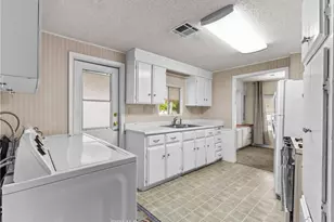 725 W Thornton Ave, Hemet, CA 92543 - Photo 11