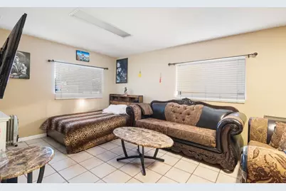 41931 Thornton, Hemet, CA 92544 - Photo 9