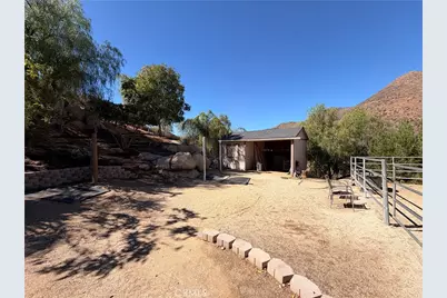 32360 Navajo Road, Wildomar, CA 92595 - Photo 37
