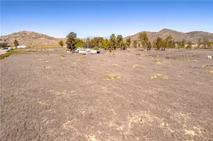 31125 Golden Vly Dr, Winchester, CA 92596 - Photo 15