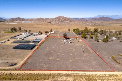 31125 Golden Valley Drive, Winchester, CA 92596 - Photo 11