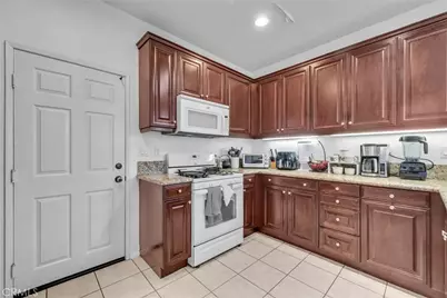 9744 Briar Rose, Riverside, CA 92503 - Photo 11