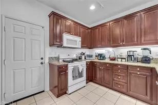 9744 Briar Rose, Riverside, CA 92503 - Photo 11