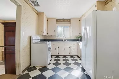 31750 Florida, Redlands, CA 92373 - Photo 9