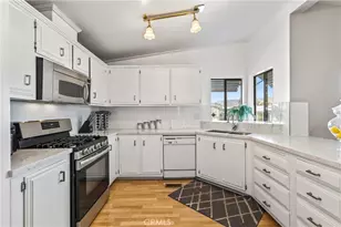 1300 W Menlo, Hemet, CA 92543 - Photo 7