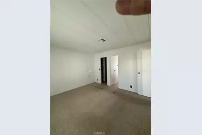 881 N Lake #301, Hemet, CA 92544 - Photo 15