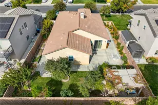 31619 Umbria Ln, Winchester, CA 92596 - Photo 9