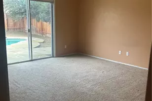 10622 Yosemite Falls Ave, Bakersfield, CA 93312 - Photo 13