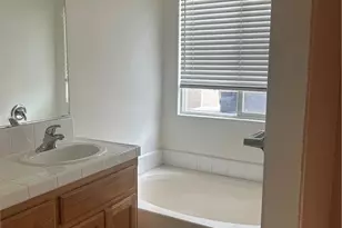 10622 Yosemite Falls Ave, Bakersfield, CA 93312 - Photo 15