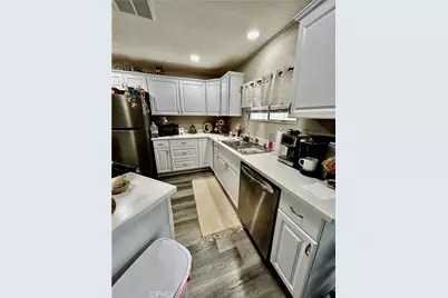 881 N Lake St #210, Hemet, CA 92544 - Photo 9