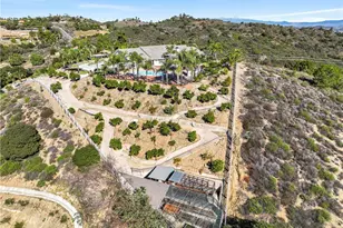 35751 Avenida La Cresta, Murrieta, CA 92562 - Photo 13