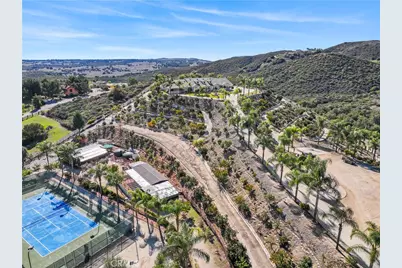 35751 Avenida La Cresta, Murrieta, CA 92562 - Photo 3