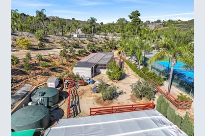 35751 Avenida La Cresta, Murrieta, CA 92562 - Photo 11